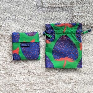 Baggu Electric Strawberry Green Standard Reusable Bag + Pouch